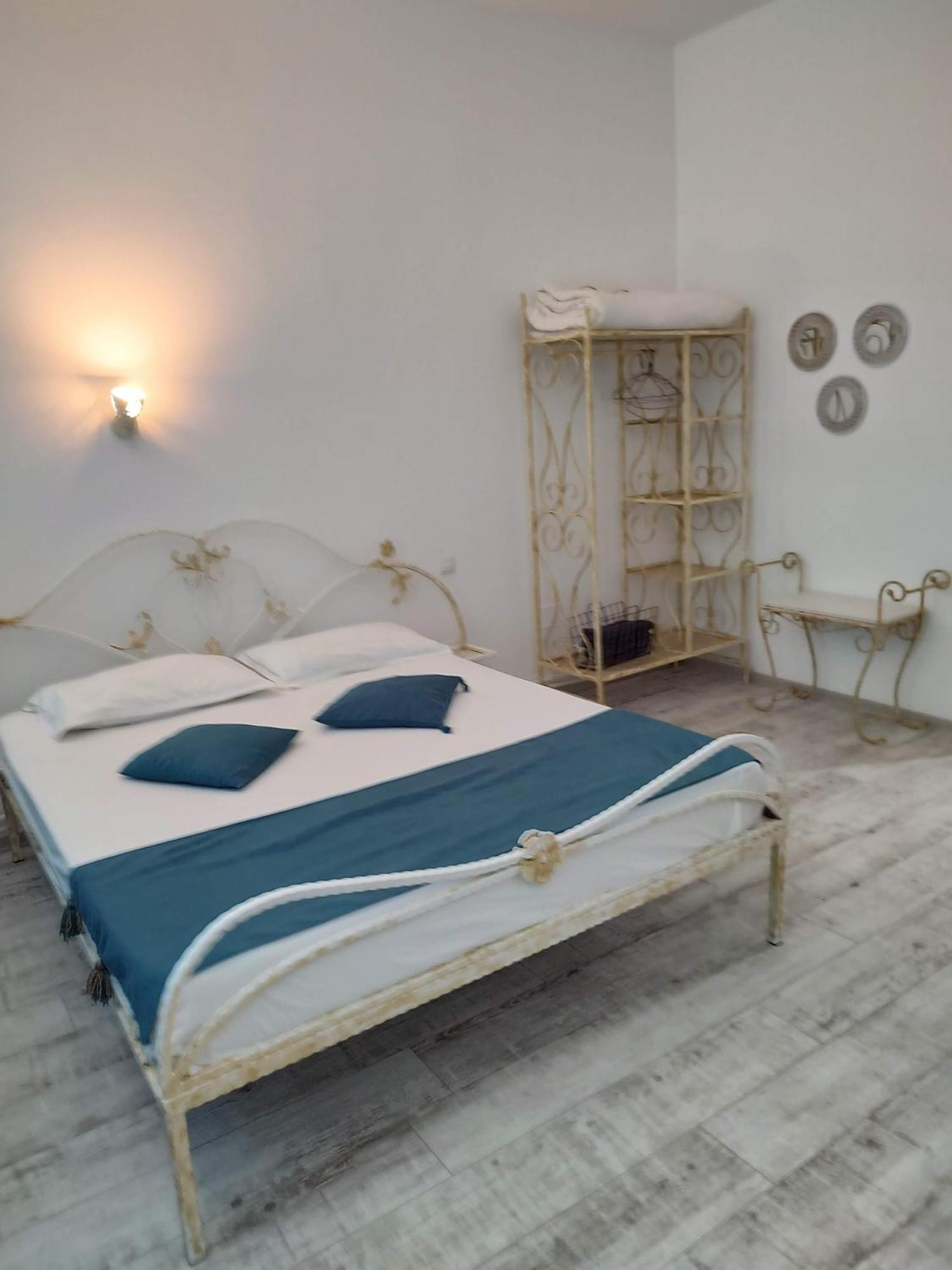 Puzzle Magic Bed & Breakfast Pitesti Exterior photo